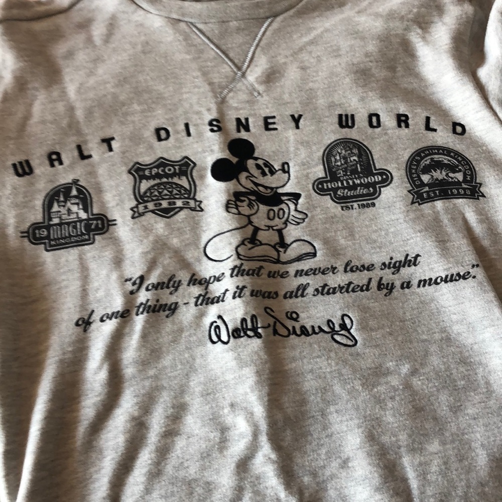 NWT Walt Disney sweatshirt small women’s